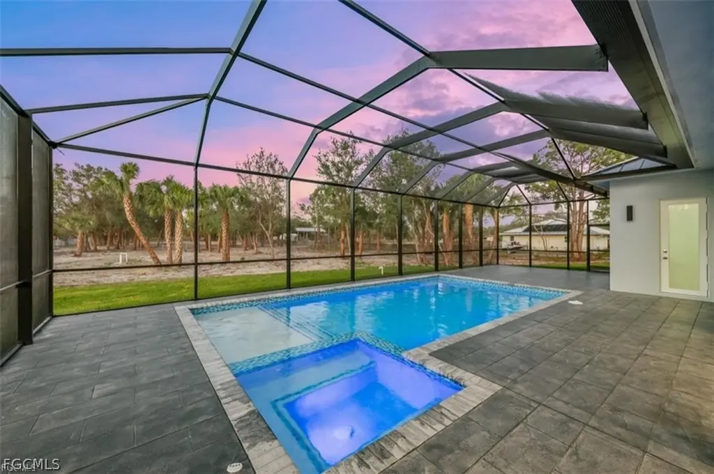 239 20th Avenue NE Naples FL 34120
