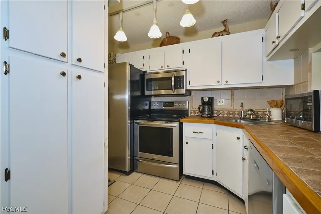 9650 Green Cypress Lane Fort Myers FL 33905