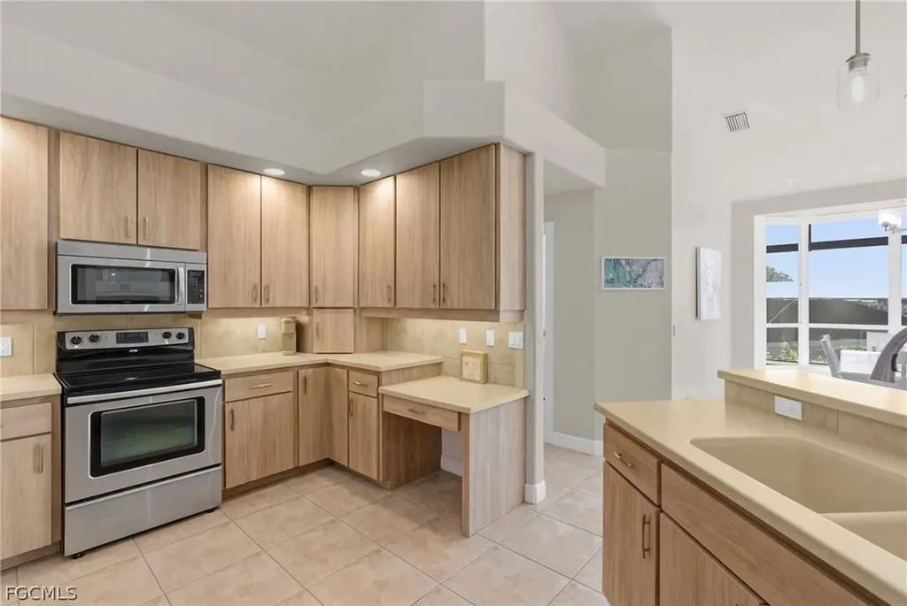 2822 SW 40th Street Cape Coral FL 33914