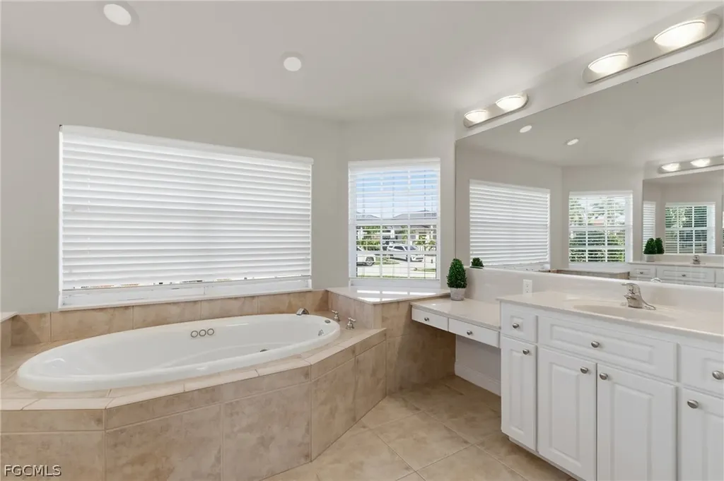 2822 SW 40th Street Cape Coral FL 33914