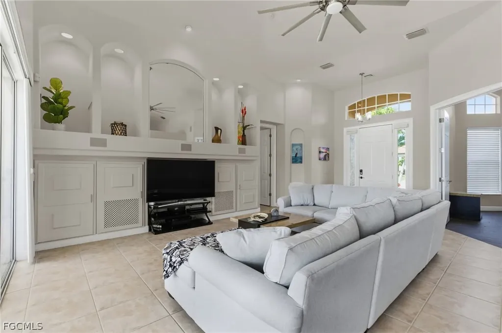 2822 SW 40th Street Cape Coral FL 33914