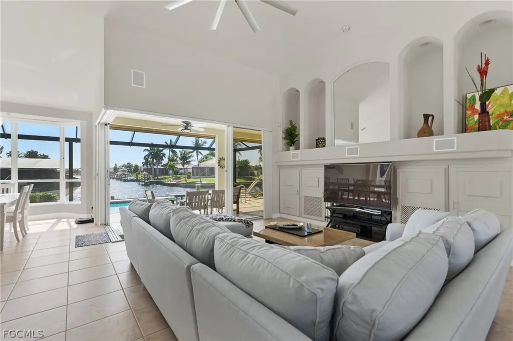 2822 SW 40th Street Cape Coral FL 33914