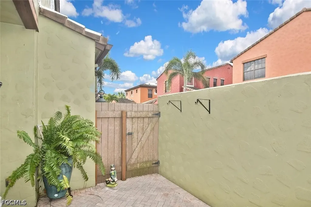 8856 Oliveria Street Fort Myers FL 33912
