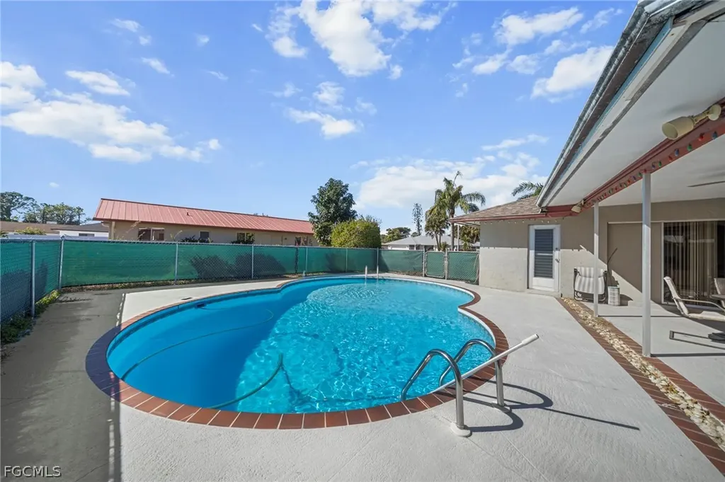 2172 Lochmoor Circle North Fort Myers FL 33903
