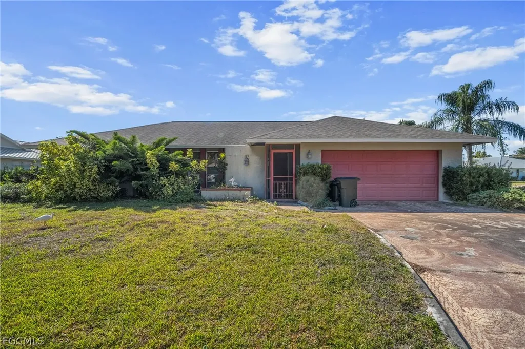 2172 Lochmoor Circle North Fort Myers FL 33903