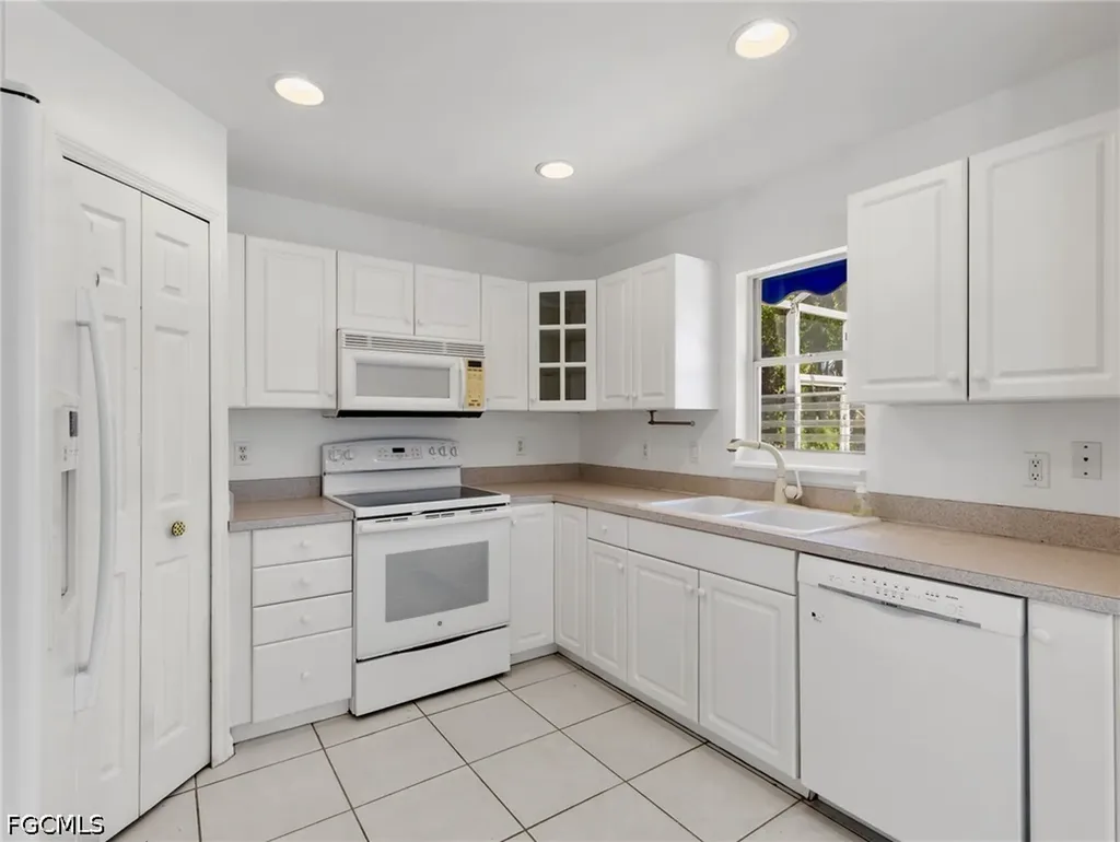 647 Coral Drive Cape Coral FL 33904