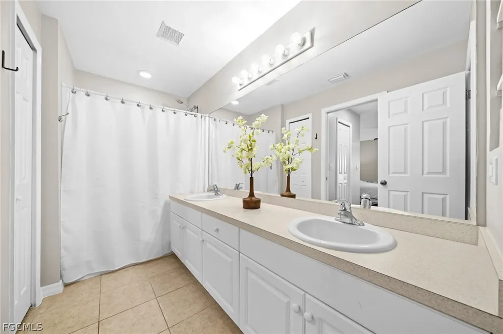 2241 NW 2nd Avenue Cape Coral FL 33993