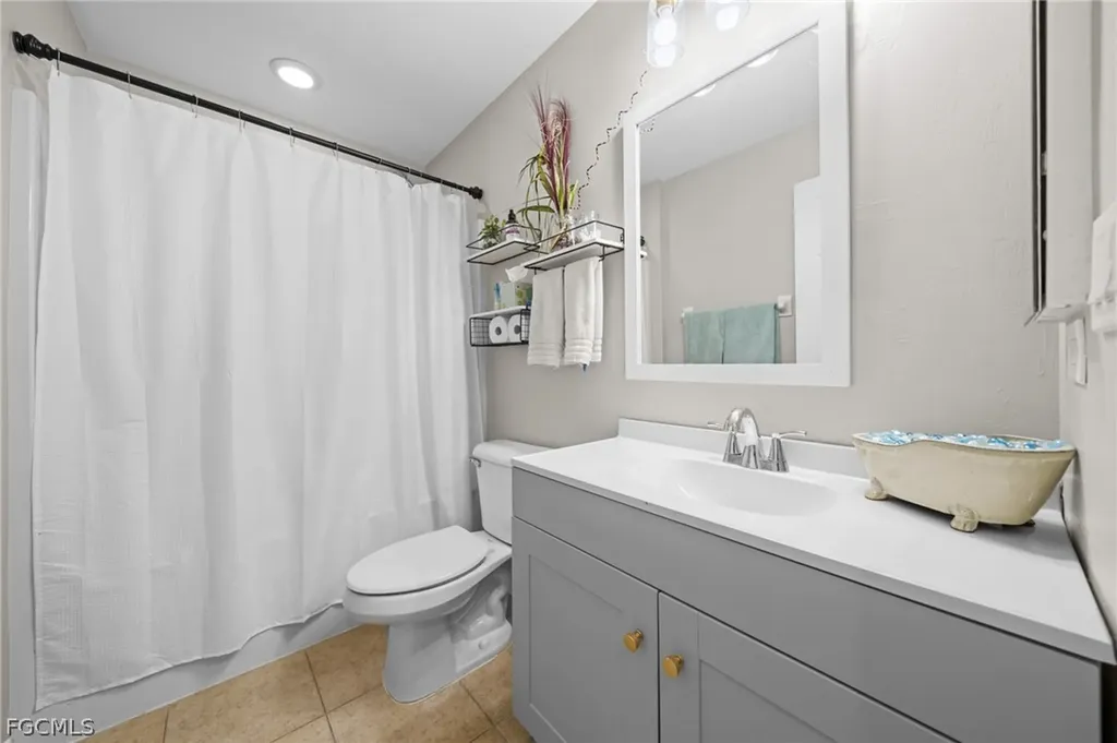 2241 NW 2nd Avenue Cape Coral FL 33993