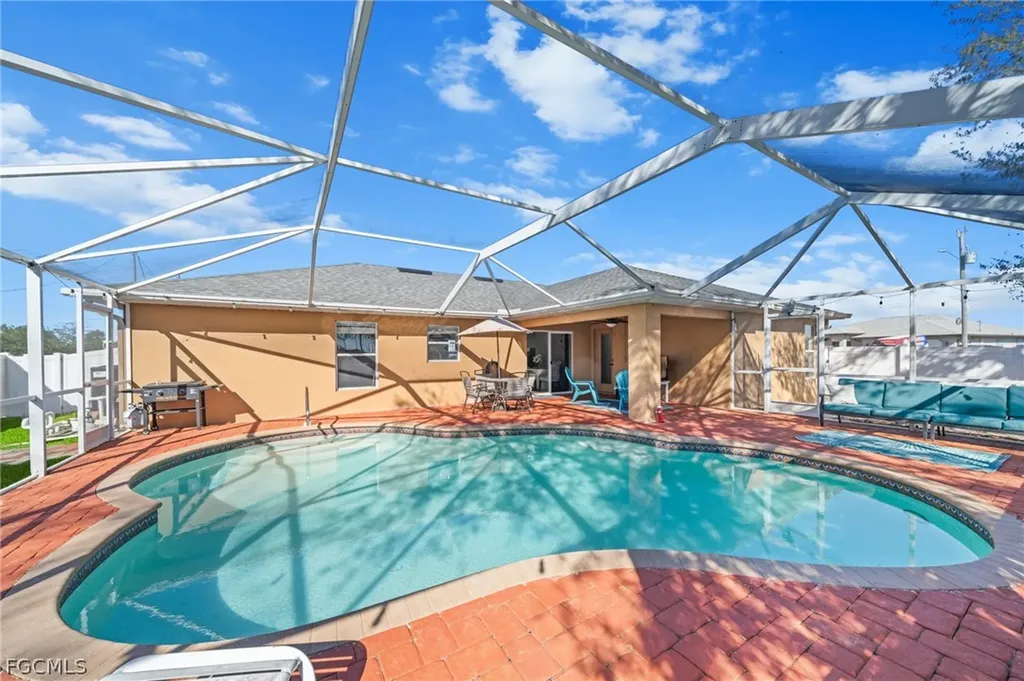 2241 NW 2nd Avenue Cape Coral FL 33993