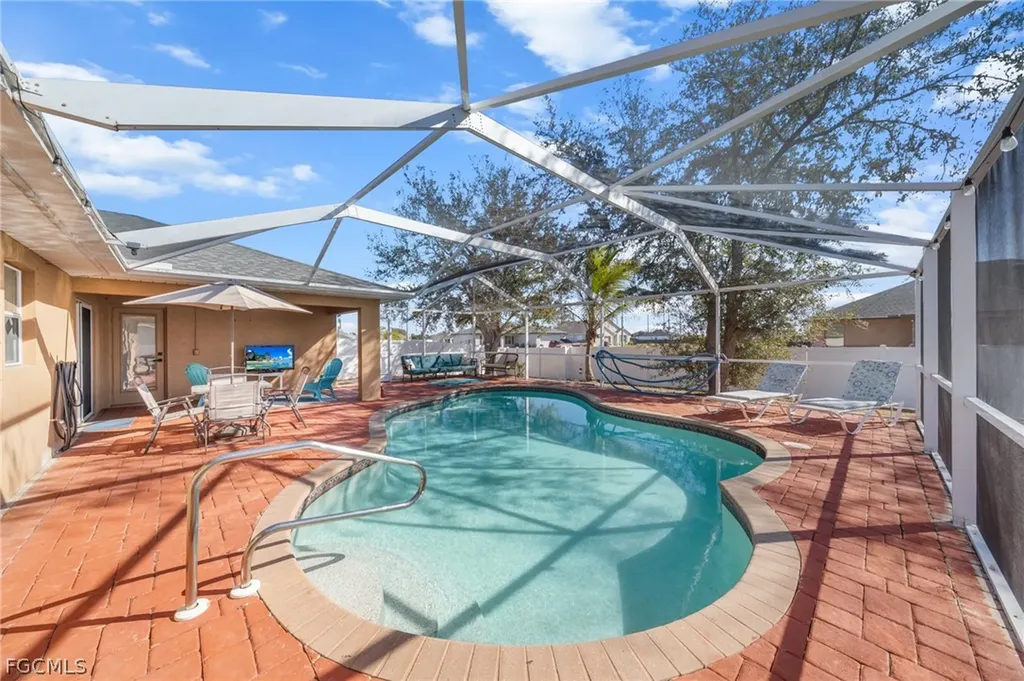 2241 NW 2nd Avenue Cape Coral FL 33993