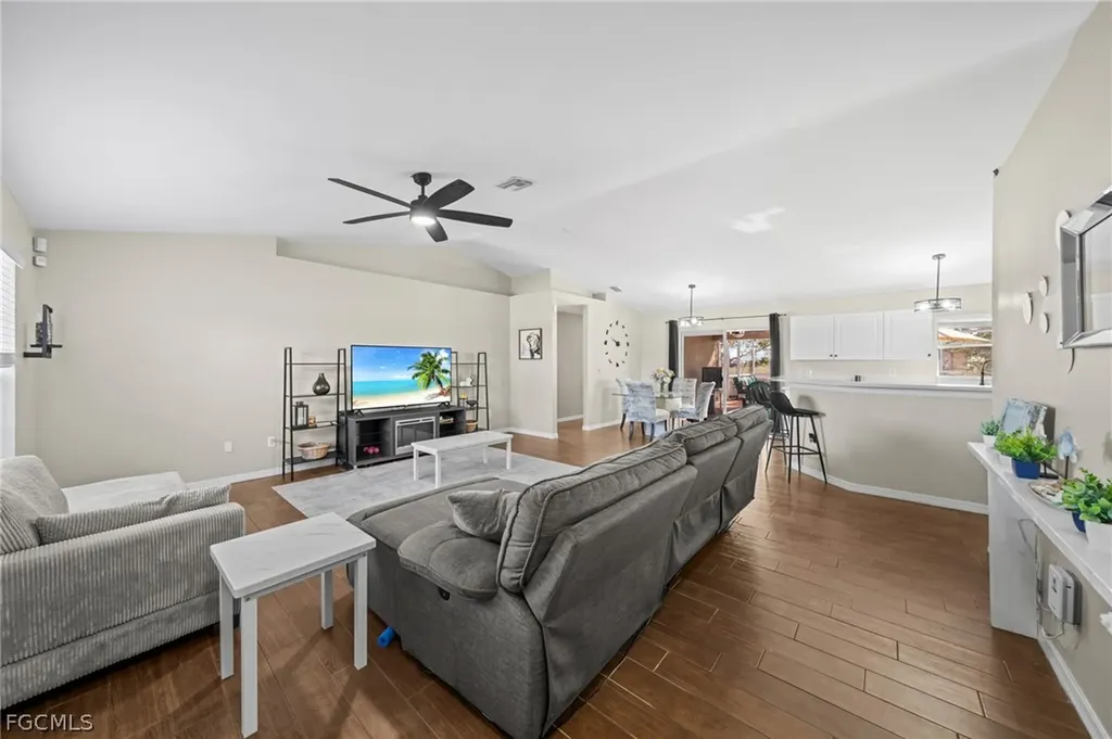 2241 NW 2nd Avenue Cape Coral FL 33993