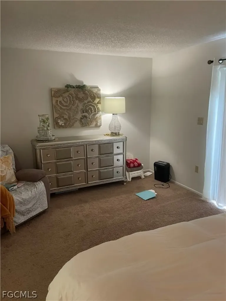 1031 SE 9th Street Cape Coral FL 33990