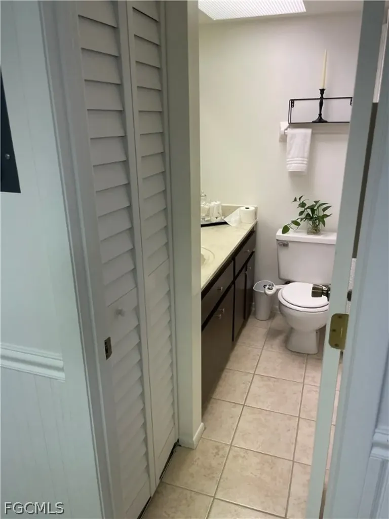 1031 SE 9th Street Cape Coral FL 33990