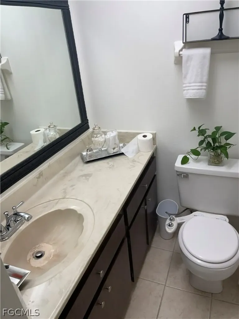 1031 SE 9th Street Cape Coral FL 33990