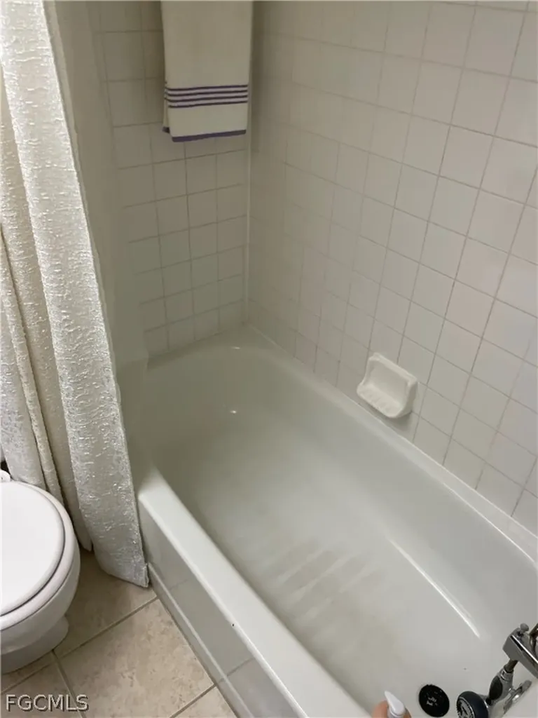 1031 SE 9th Street Cape Coral FL 33990