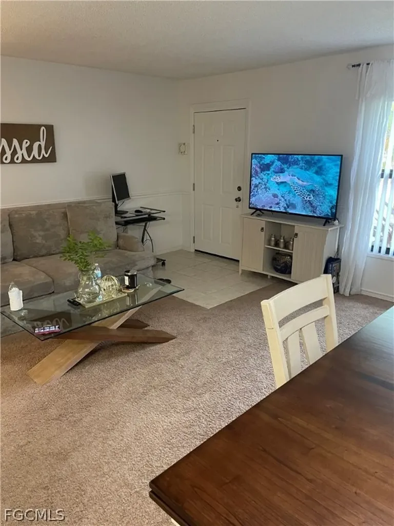1031 SE 9th Street Cape Coral FL 33990