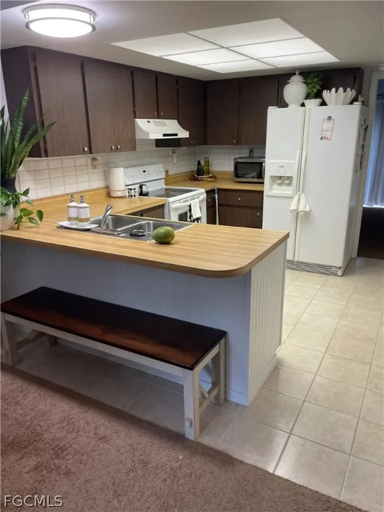 1031 SE 9th Street Cape Coral FL 33990