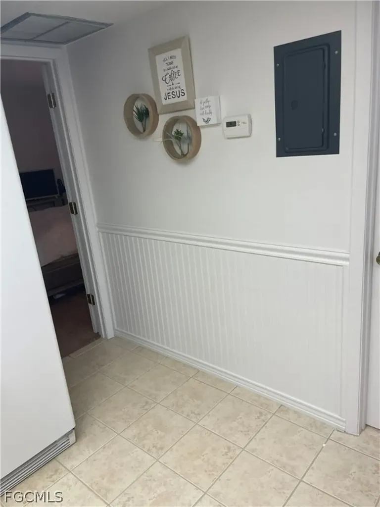 1031 SE 9th Street Cape Coral FL 33990