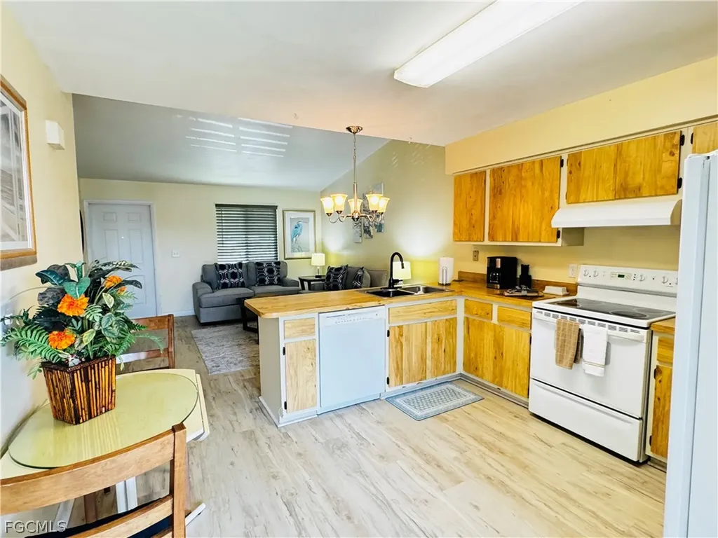 4903 Vincennes Street Cape Coral FL 33904
