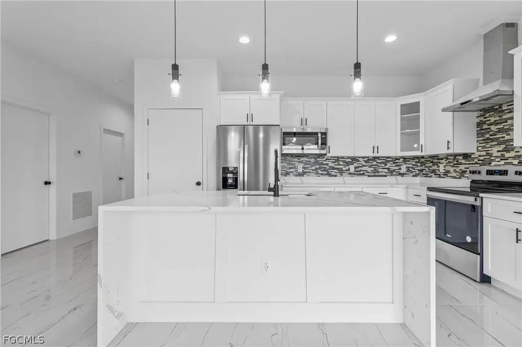 7071 Tide Circle Labelle FL 33935