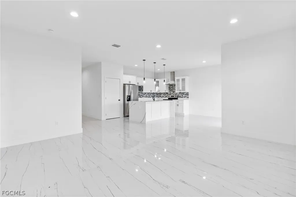 7071 Tide Circle Labelle FL 33935