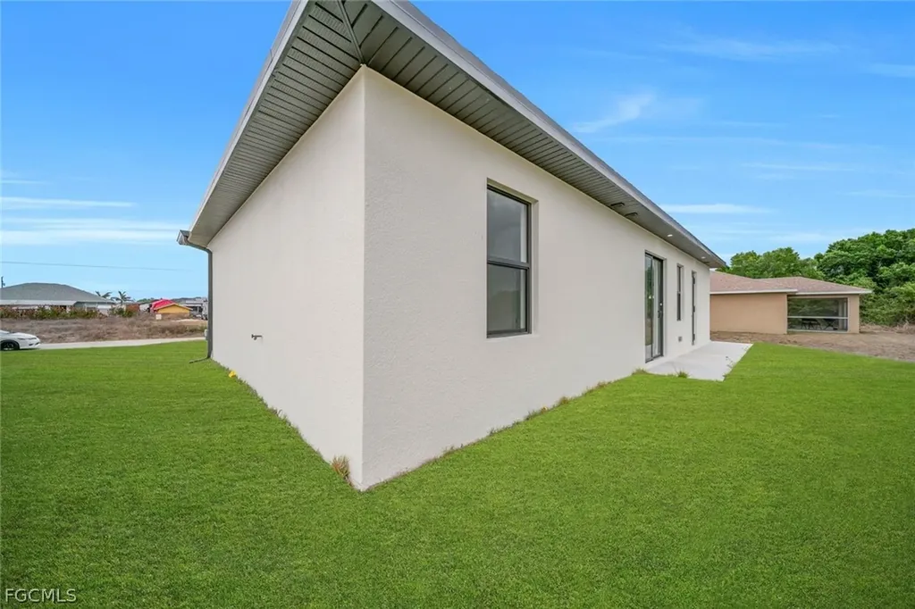 4003 10th Street SW Lehigh Acres FL 33976
