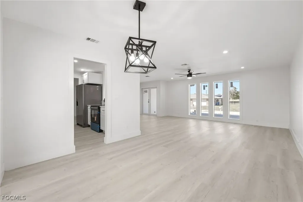 1124 SE 31st Street Cape Coral FL 33904