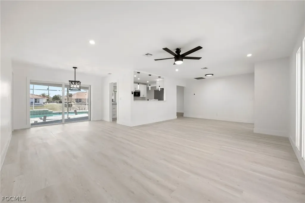 1124 SE 31st Street Cape Coral FL 33904