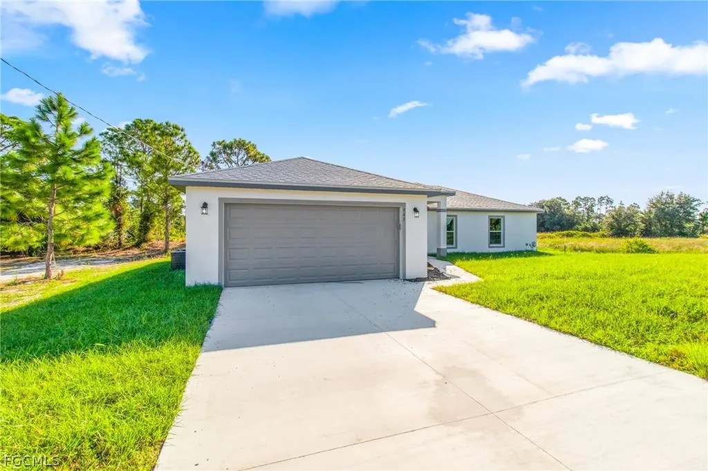 1246 Ecclesia Street E Lehigh Acres FL 33974
