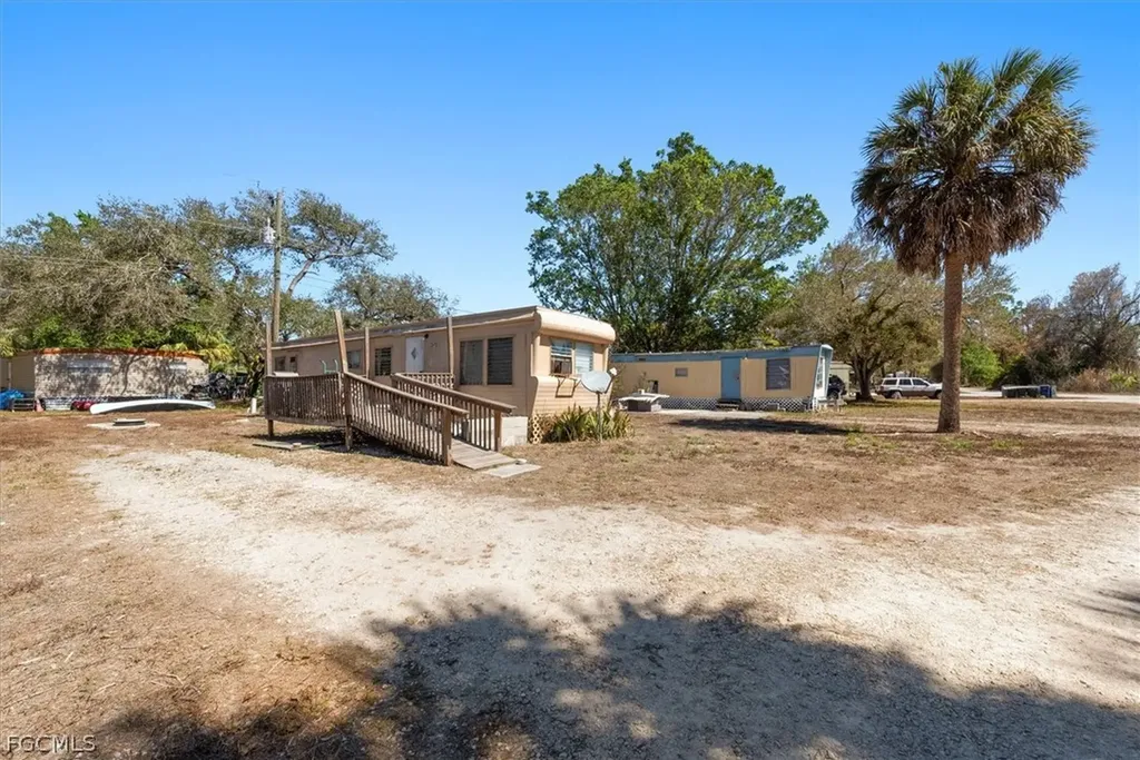 344-380 San Jose Street North Fort Myers FL 33903