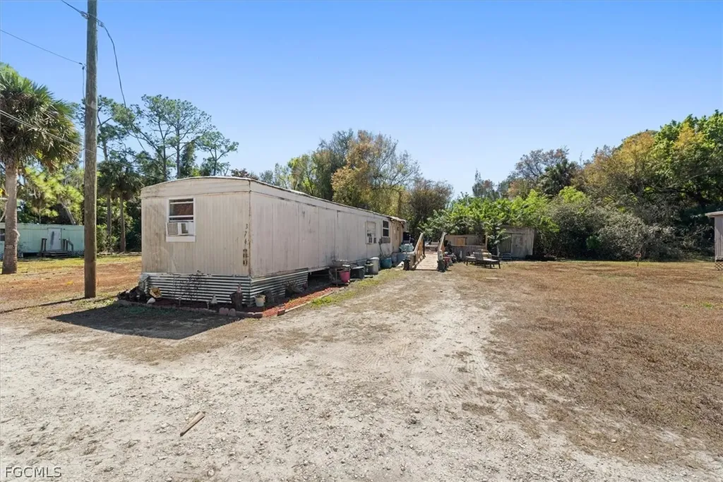 344-380 San Jose Street North Fort Myers FL 33903