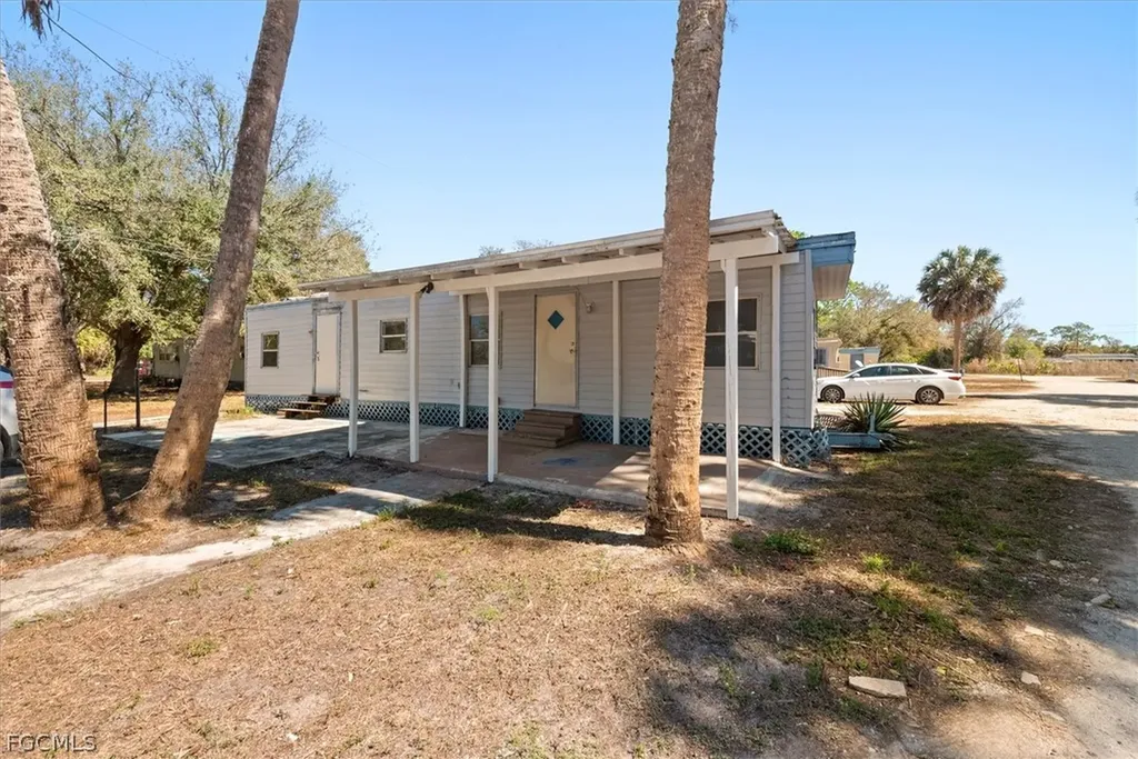 344-380 San Jose Street North Fort Myers FL 33903