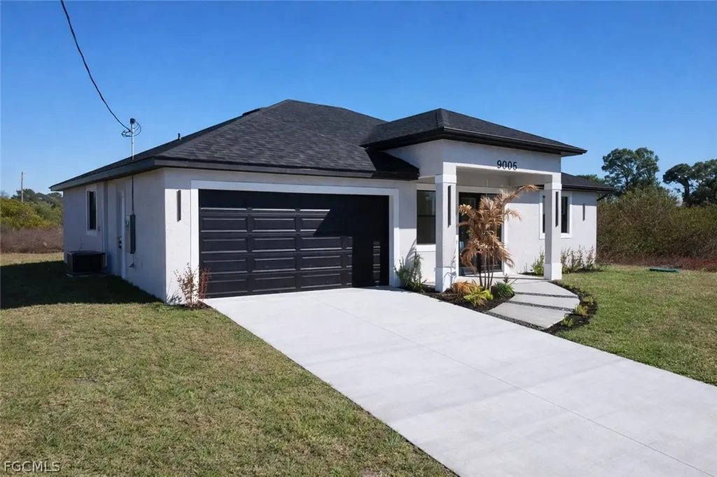 9005 Penny Circle Labelle FL 33935