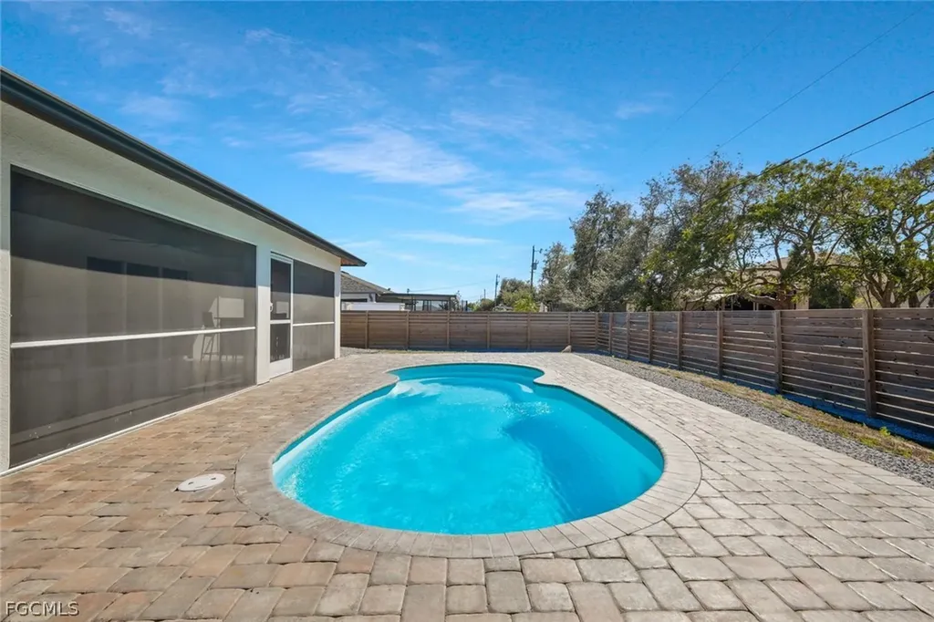 2200 NE 9th Avenue Cape Coral FL 33909