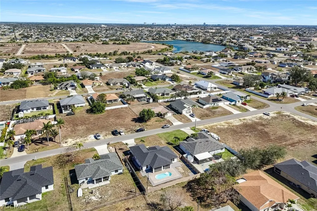 2200 NE 9th Avenue Cape Coral FL 33909