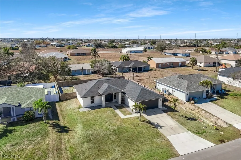 2200 NE 9th Avenue Cape Coral FL 33909