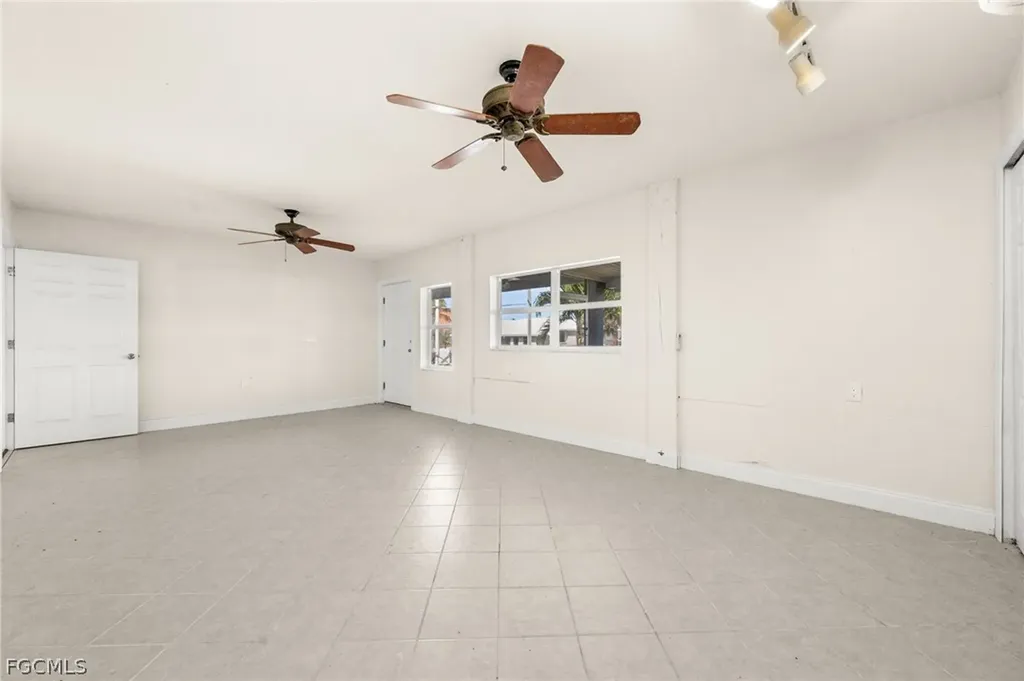 2193 Macadamia Street St. James City FL 33956