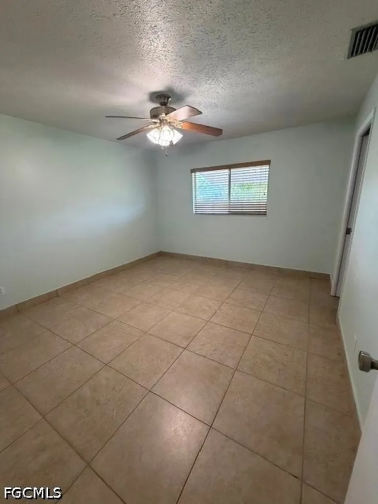 922 SE 26th Terrace Cape Coral FL 33904