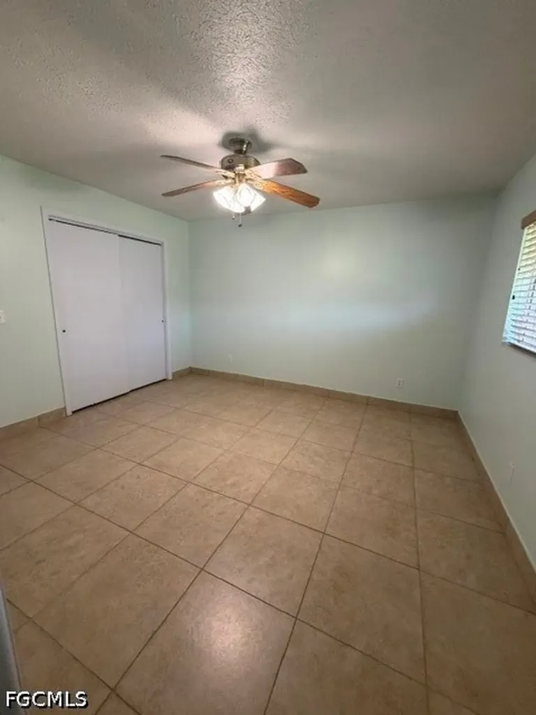 922 SE 26th Terrace Cape Coral FL 33904