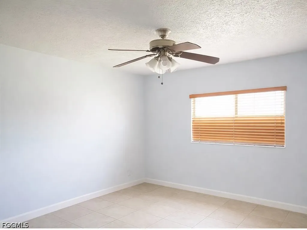 922 SE 26th Terrace Cape Coral FL 33904
