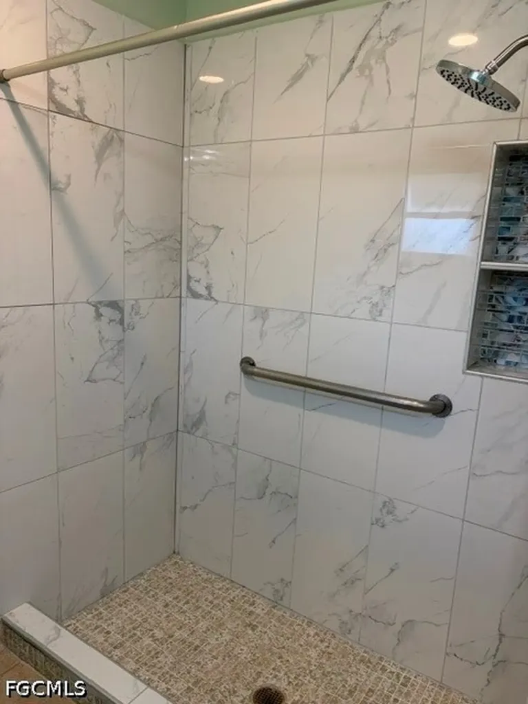 922 SE 26th Terrace Cape Coral FL 33904