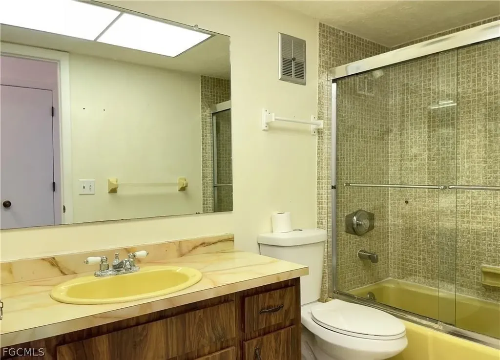 922 SE 26th Terrace Cape Coral FL 33904