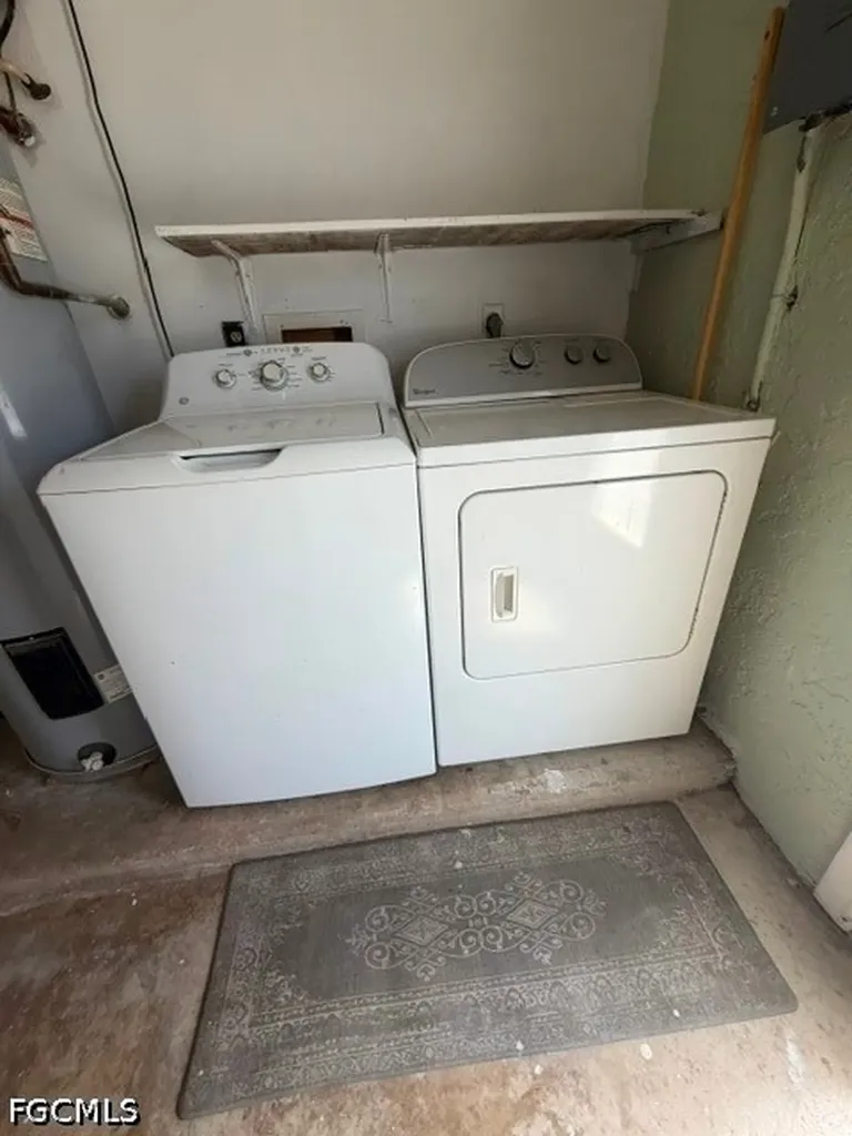 922 SE 26th Terrace Cape Coral FL 33904