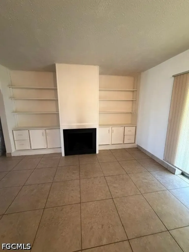 922 SE 26th Terrace Cape Coral FL 33904