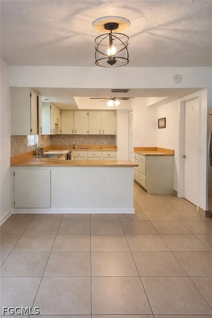 922 SE 26th Terrace Cape Coral FL 33904