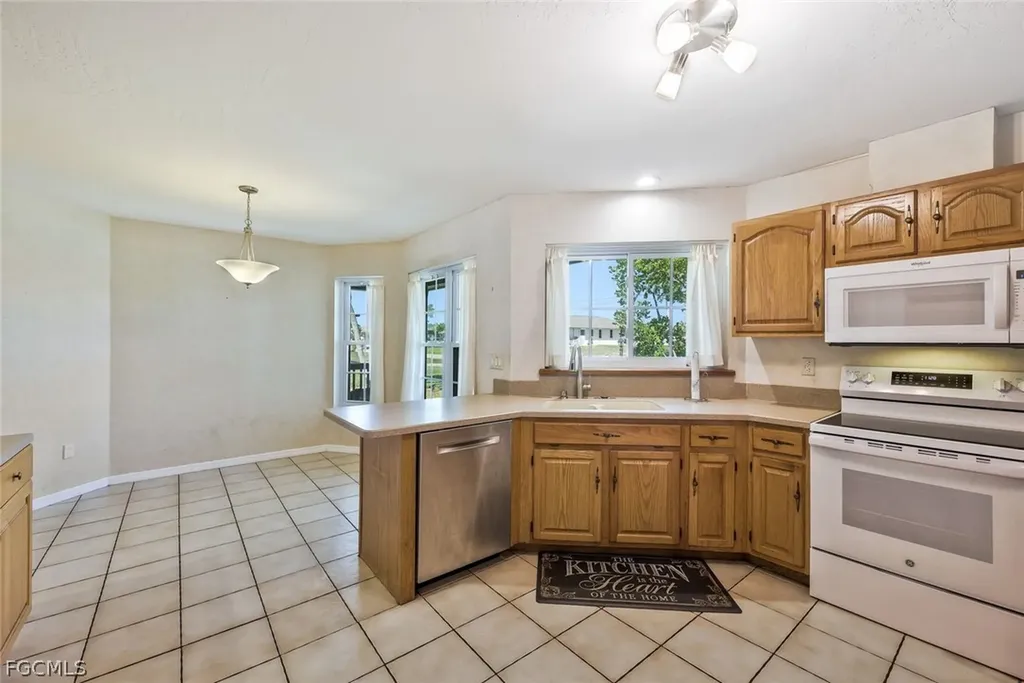 432 SE 17th Street Cape Coral FL 33990