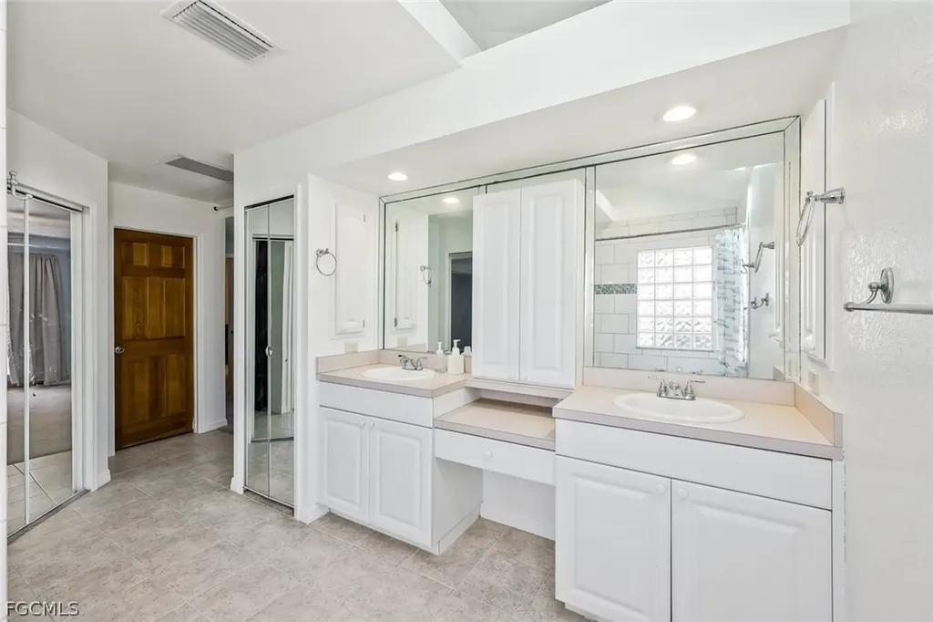 432 SE 17th Street Cape Coral FL 33990