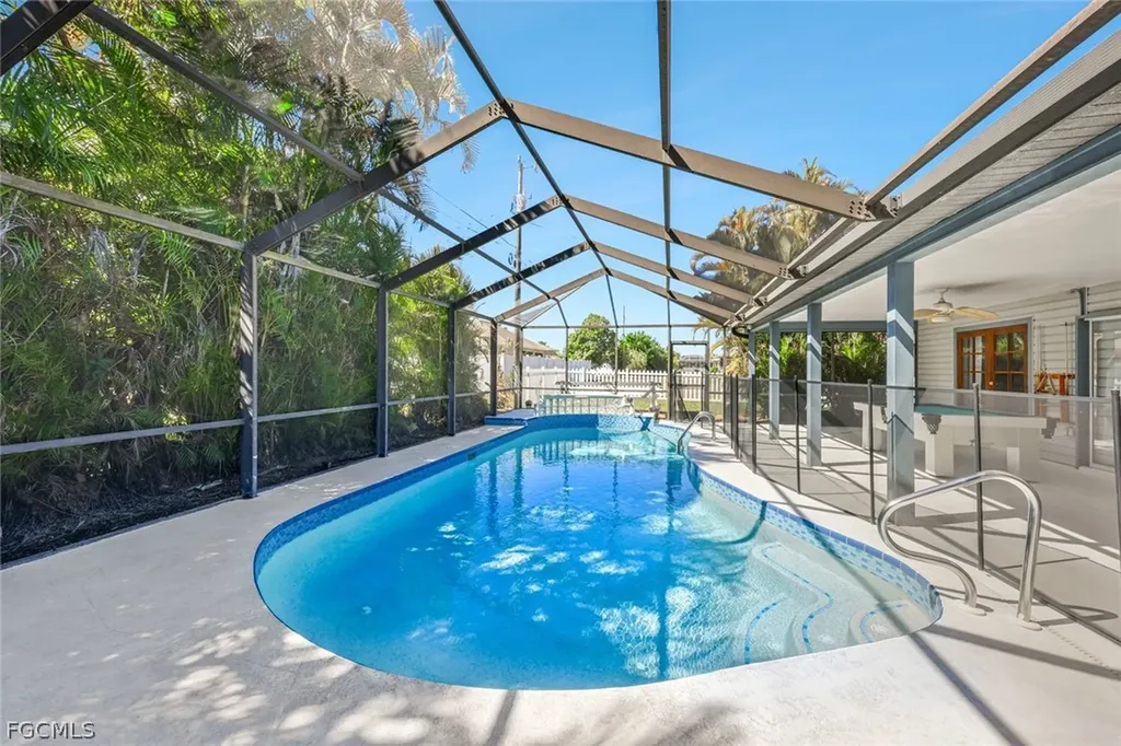 432 SE 17th Street Cape Coral FL 33990
