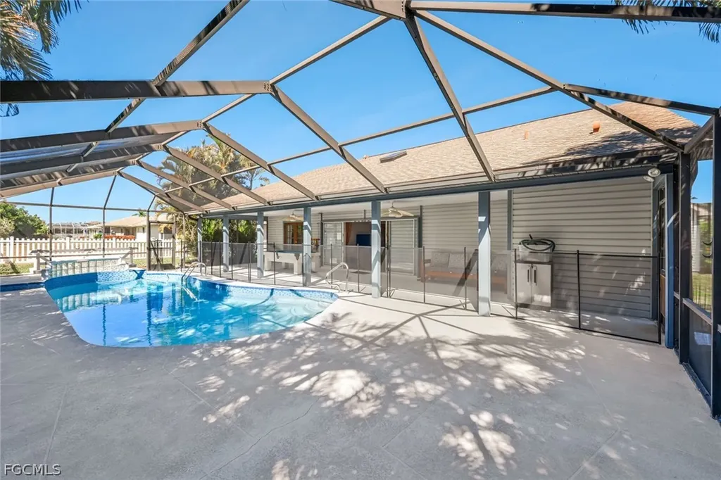 432 SE 17th Street Cape Coral FL 33990