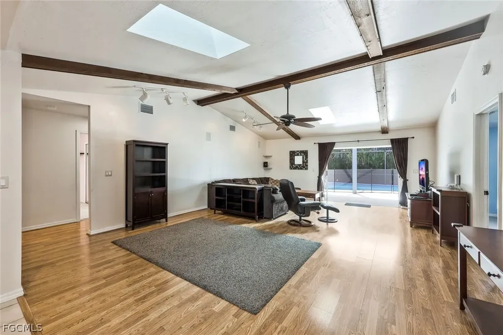 432 SE 17th Street Cape Coral FL 33990